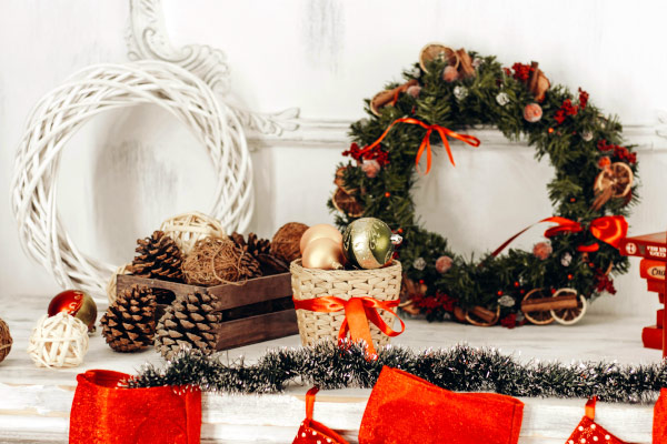 Green and white wreaths to celebrate holidays.