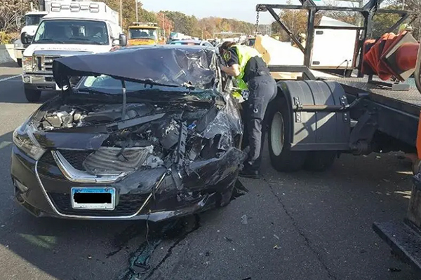 Data & Resources - Crashed car in a road